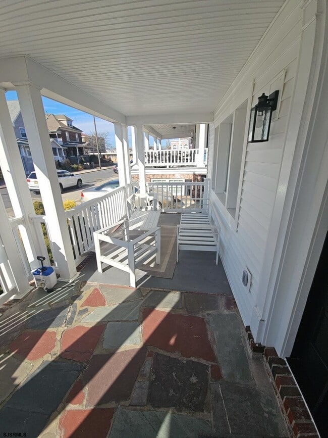 Building Photo - 107 S Dover Ave