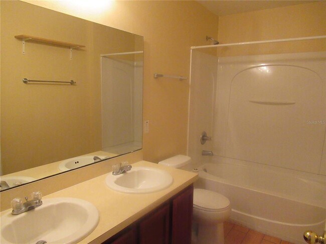 Building Photo - 249 Aster Dr