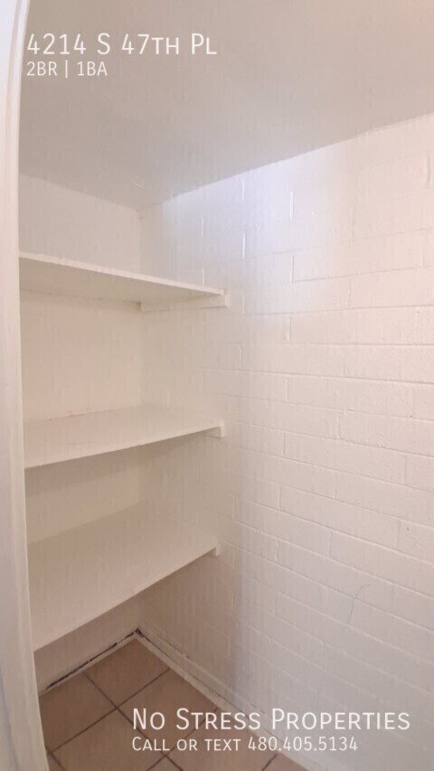 Building Photo - 4214 S 47th Pl