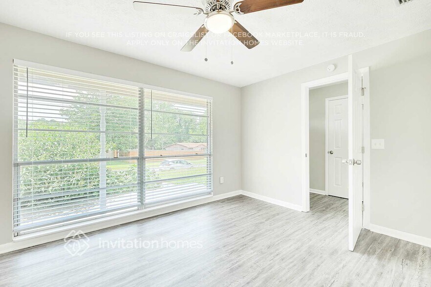 Building Photo - 401 Libra Ln