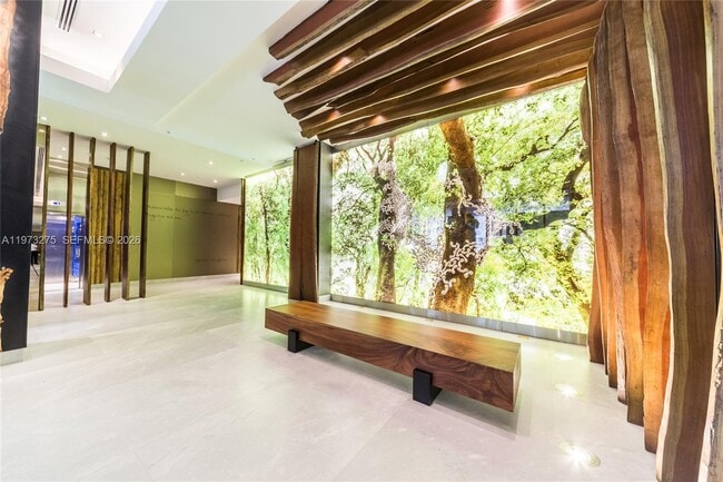 Building Photo - 1010 Brickell Ave