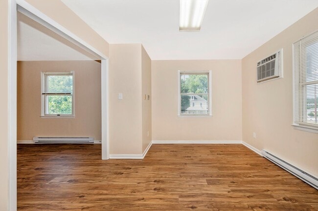 Building Photo - Open House Sun 12.7 from 10:15 to 11:15 AM