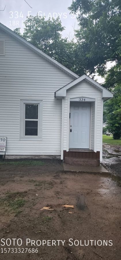 Primary Photo - Studio Apartment Pet-Friendly