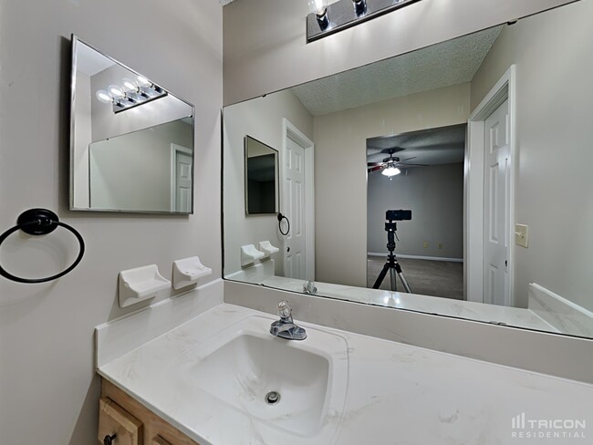 Building Photo - 8824 Fieldside Ct
