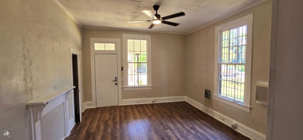 Building Photo - 614 Cleveland St