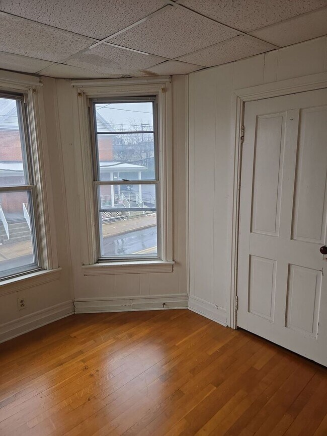 Building Photo - 115 S Potomac St