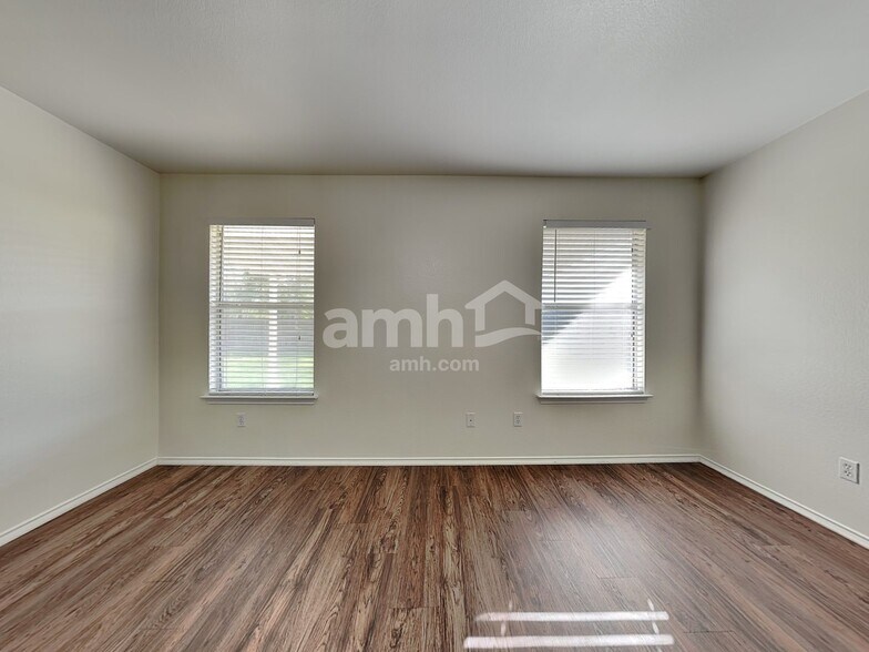 Building Photo - 161 Spring Branch Loop