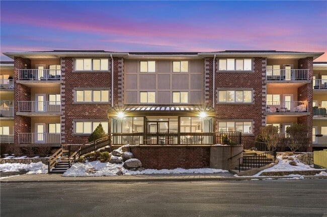 Building Photo - 30 Argyle Ave