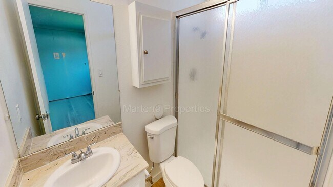 Building Photo - Ren Cir