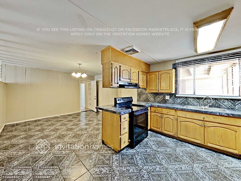 Building Photo - 3236 N 54th Ln