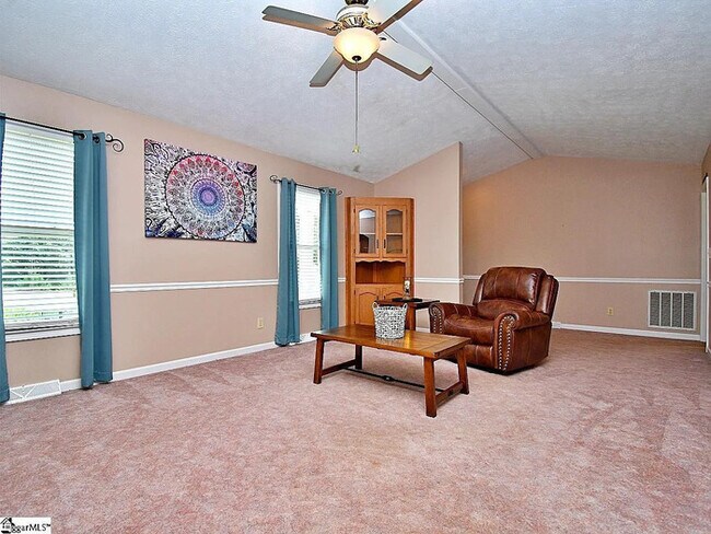 Building Photo - 713 Lindal Ct