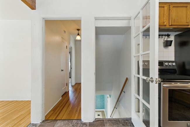 Building Photo - Gorgeous Brick Home Near Audubon Park