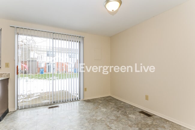 Building Photo - 7566 Mt Whitney