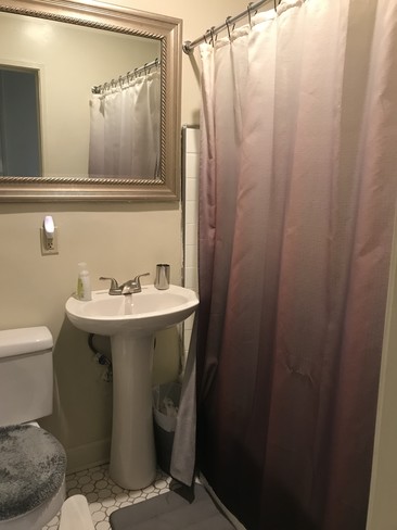 Bathroom - 10773 Northgate St