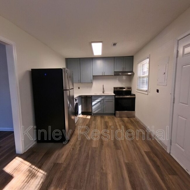 Building Photo - 613 Key St