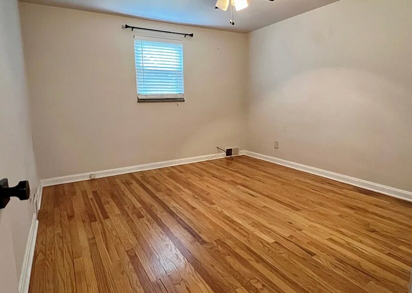 Building Photo - 716 Vallevista Ave