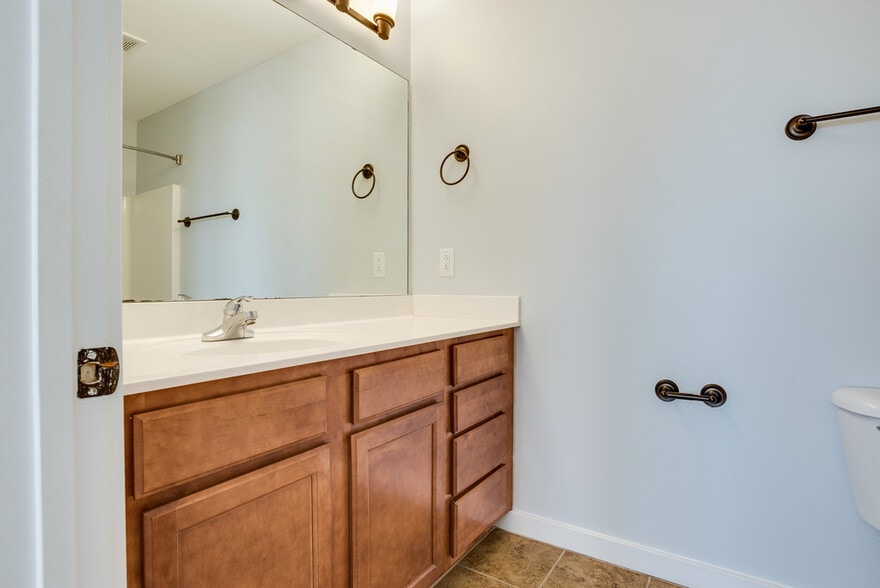 Building Photo - 545 Swiss Ave