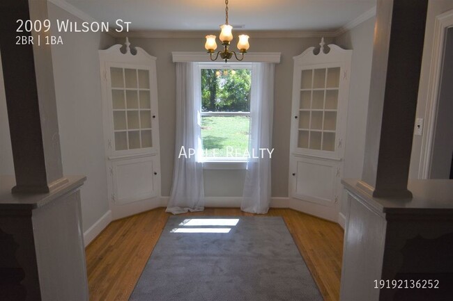 Building Photo - 2009 Wilson St