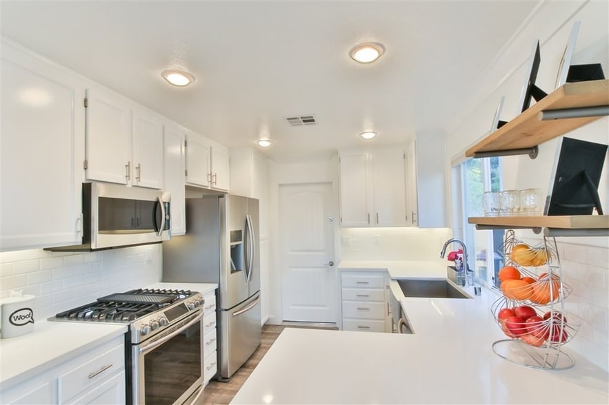 Kitchen - 813 Caminito Nogales