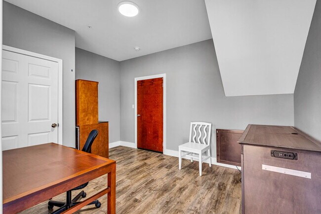 Building Photo - 112 E Orchard Loop