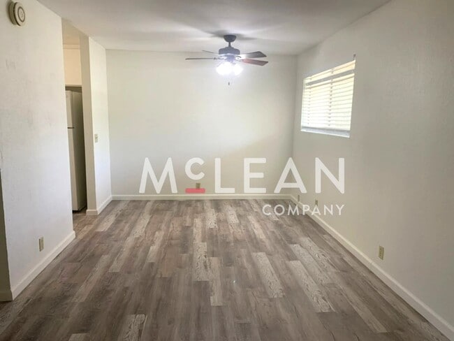 Building Photo - Second Floor 1 Bedroom at Palm Springs Villas