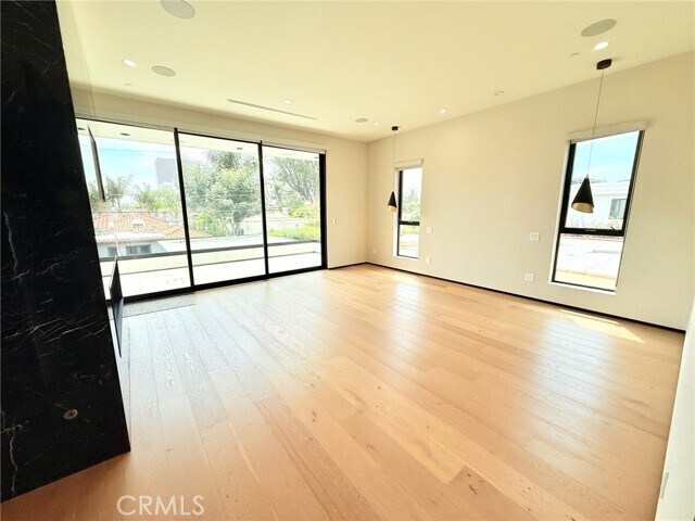 Building Photo - 6430 Drexel Ave
