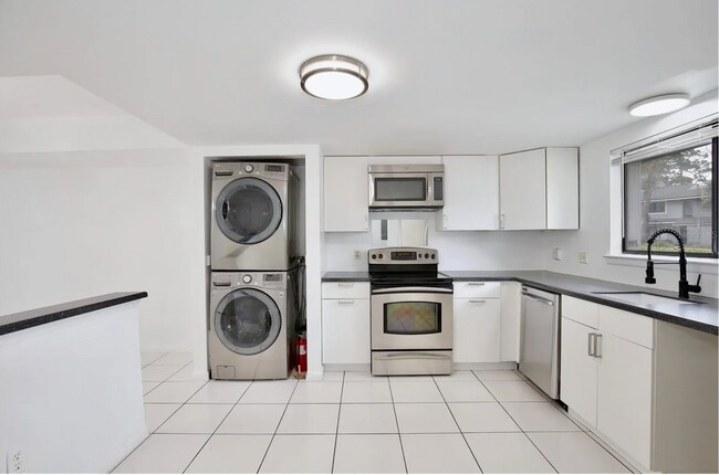 Building Photo - 713 St Matthew Cir