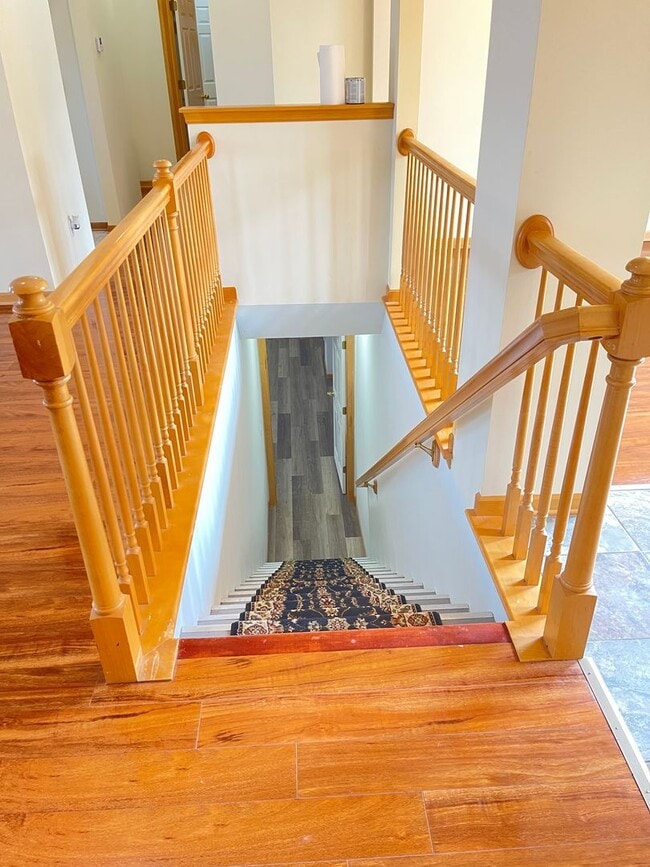 Building Photo - Move-in Special offer!!! Stunning 5 bedroo...