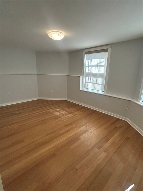 Building Photo - 10 Linwood St