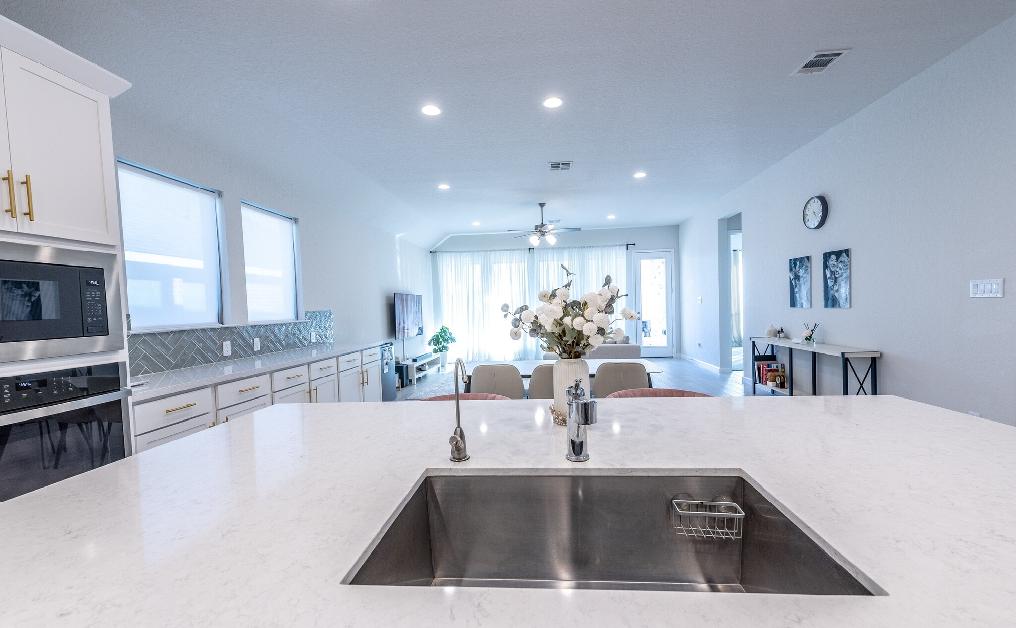 Building Photo - 14336 Apache Wls