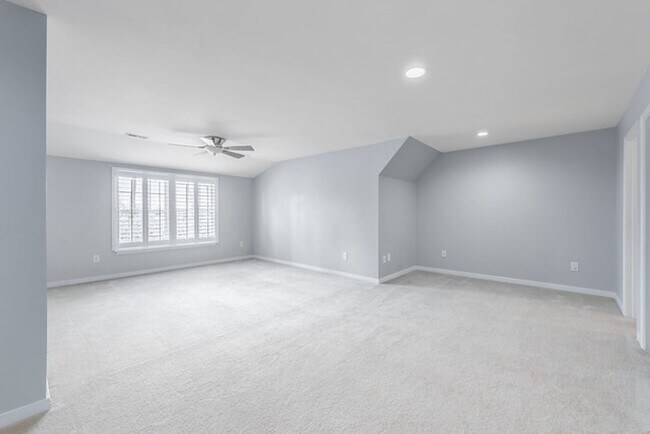 Building Photo - Gorgeous Moseley Townhome with Low-Maintenance Living!