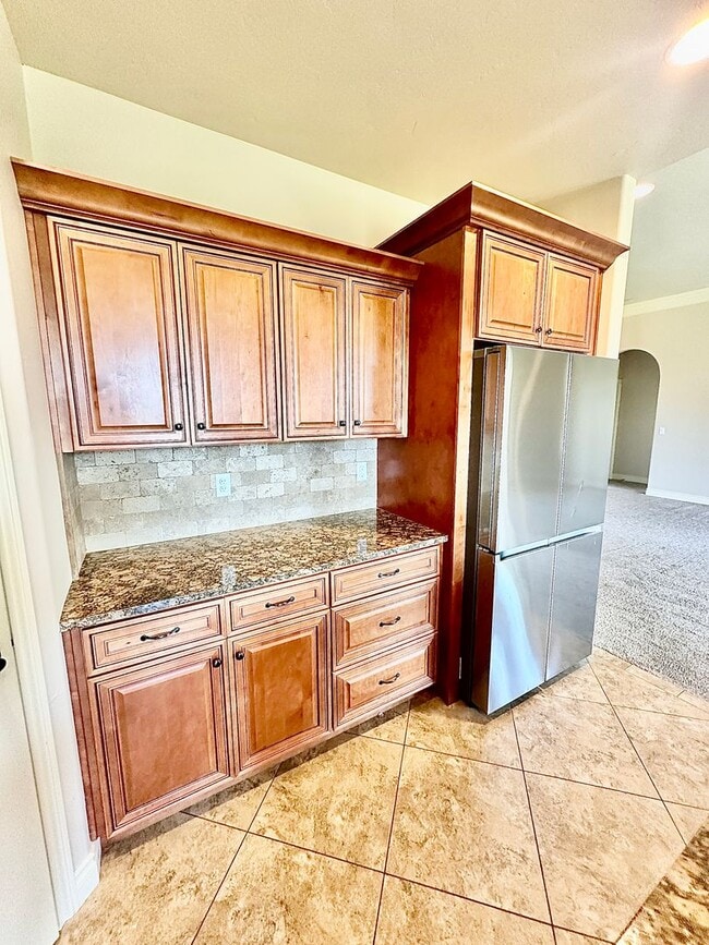 Building Photo - Spacious 4 Bedroom Home in Quiet Cul-de-Sa...