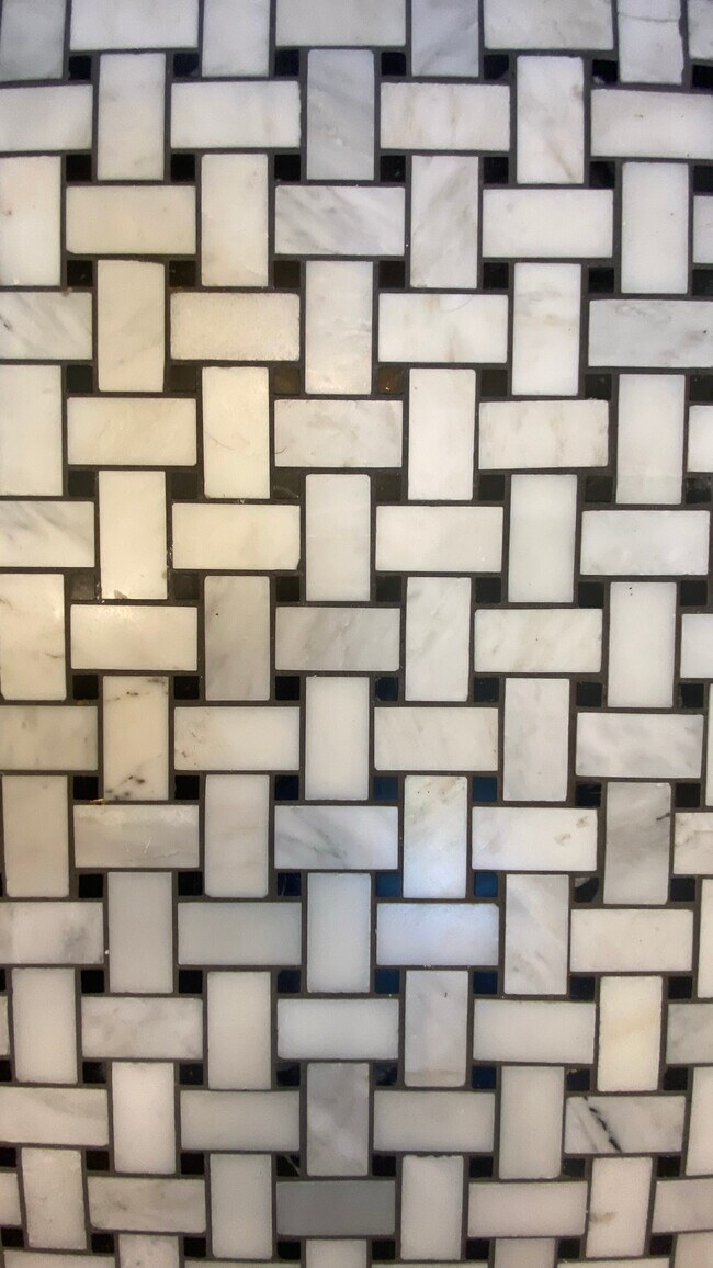Bathroom Detail - 622 E Capitol Ave