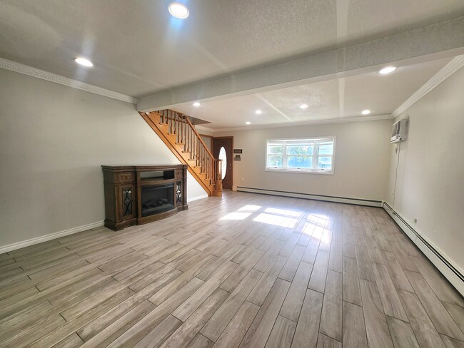 Building Photo - 99 Saddle Ln