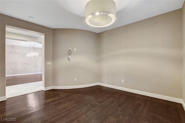 Building Photo - 12217 Nasino Ave