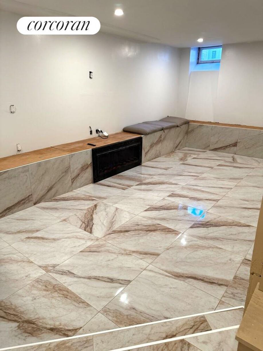 Building Photo - 1039 Herkimer St