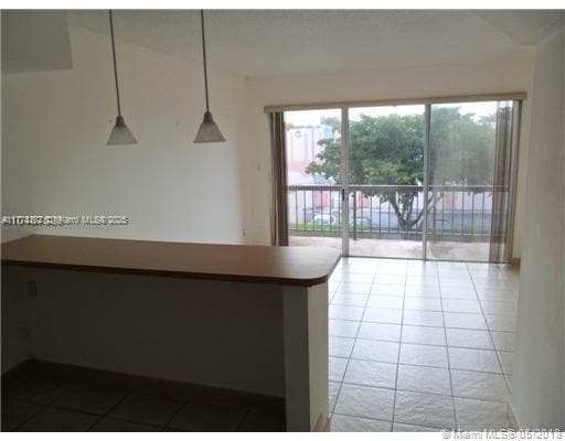 Primary Photo - 10900 SW 104th St