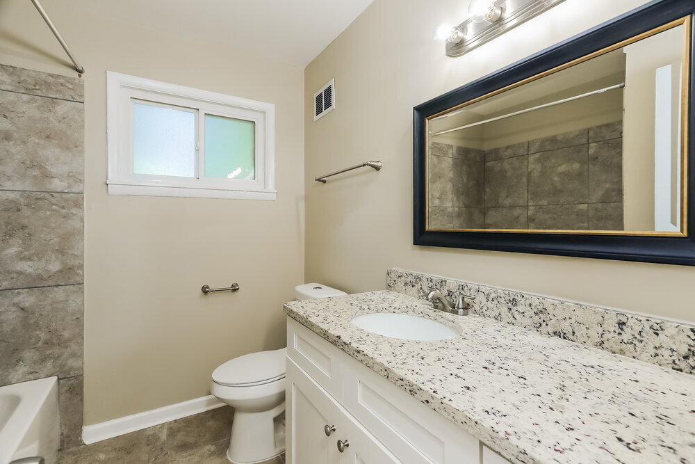 Building Photo - 1108 Sherwood Forest Dr