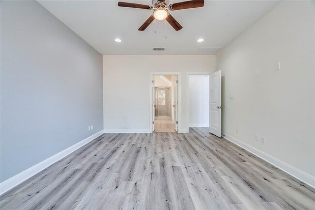 Building Photo - 5728 Siragusa Dr