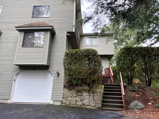 Building Photo - 73 Arrowhead Cir