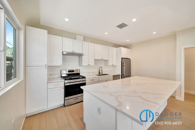 Building Photo - 2800 Winter St