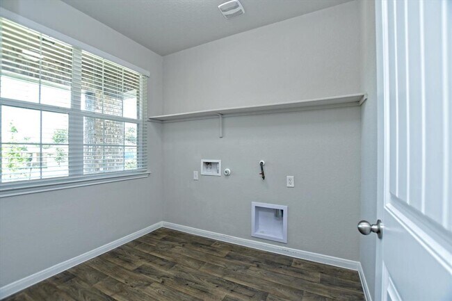 Building Photo - 109 Marimoor Dr