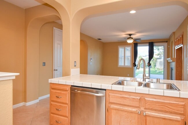 Building Photo - Beautiful Single Story Home available in R...