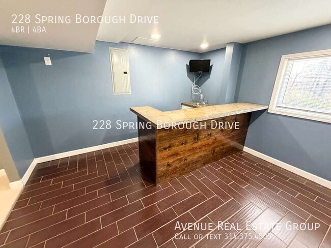 Building Photo - 228 Spring Borough Dr