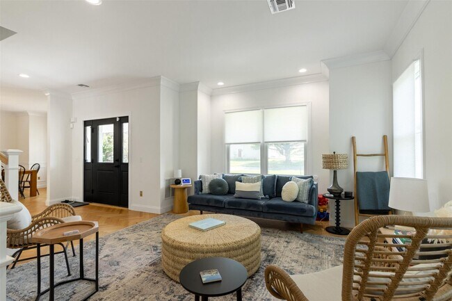 Building Photo - 580 Stars Rd