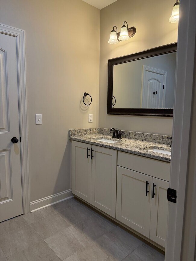 Building Photo - 3855 Academy Dr