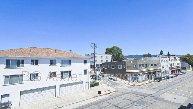 Building Photo - 1459 MacArthur Blvd