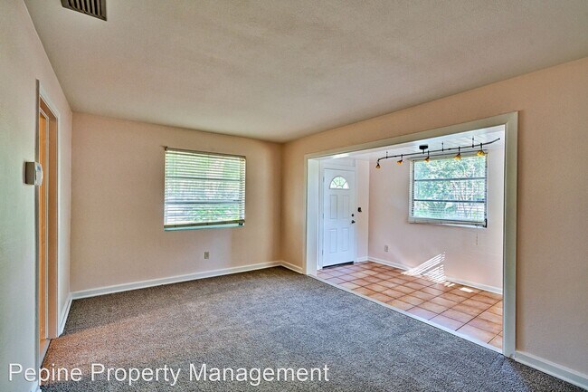 Building Photo - 3 br, 1 bath House - 725 NW 33rd Ave