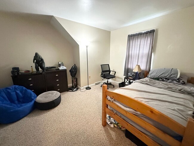 Building Photo - 3 Bedroom 1.5 Bathroom in Elizabethtown!
