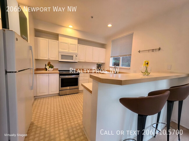 Building Photo - 2066 Newport Way NW